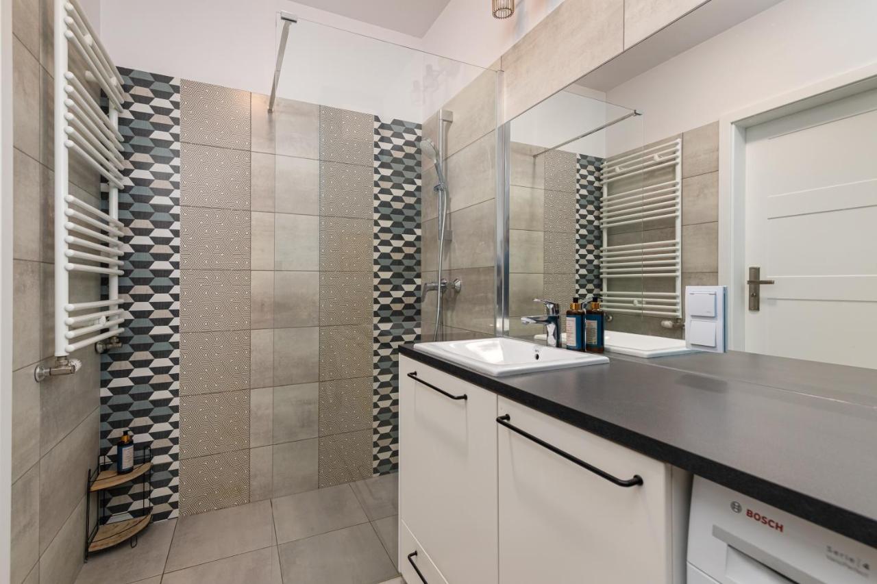 Owsiana 9 - Modern Designed Apartment With Balcony By Noclegi Renters Warszawa Exteriör bild